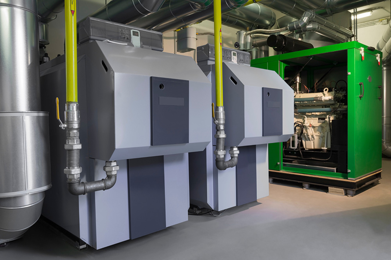 Blockheiz­kraftwerk bei Eltec Brückl GmbH in Lauter-Bernsbach