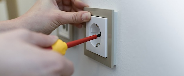 Elektro­installation bei Eltec Brückl GmbH in Lauter-Bernsbach