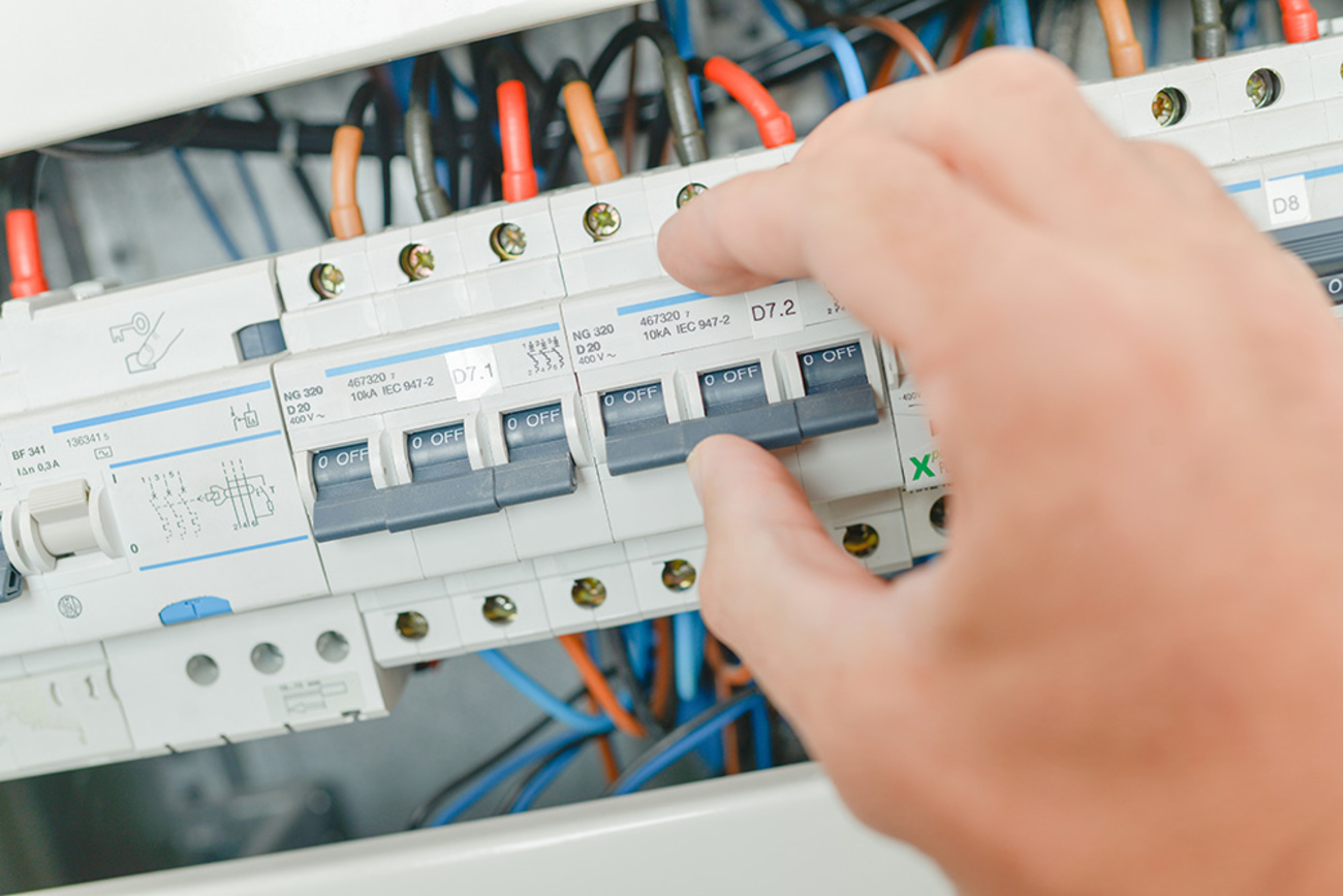 Elektro­installation bei Eltec Brückl GmbH in Lauter-Bernsbach